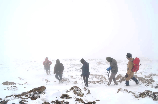 نجات جان سه طبیعت گرد گرفتار در ارتفاعات کوه سندان روستای چرگر+تصاویر