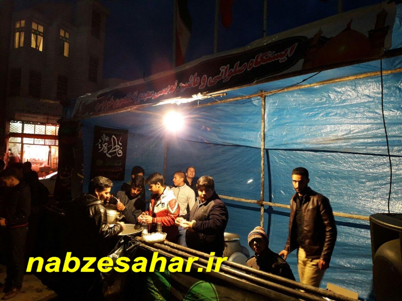 عکس/ ایستگاه صلواتی در روز شهادت حضرت زهرا(س)